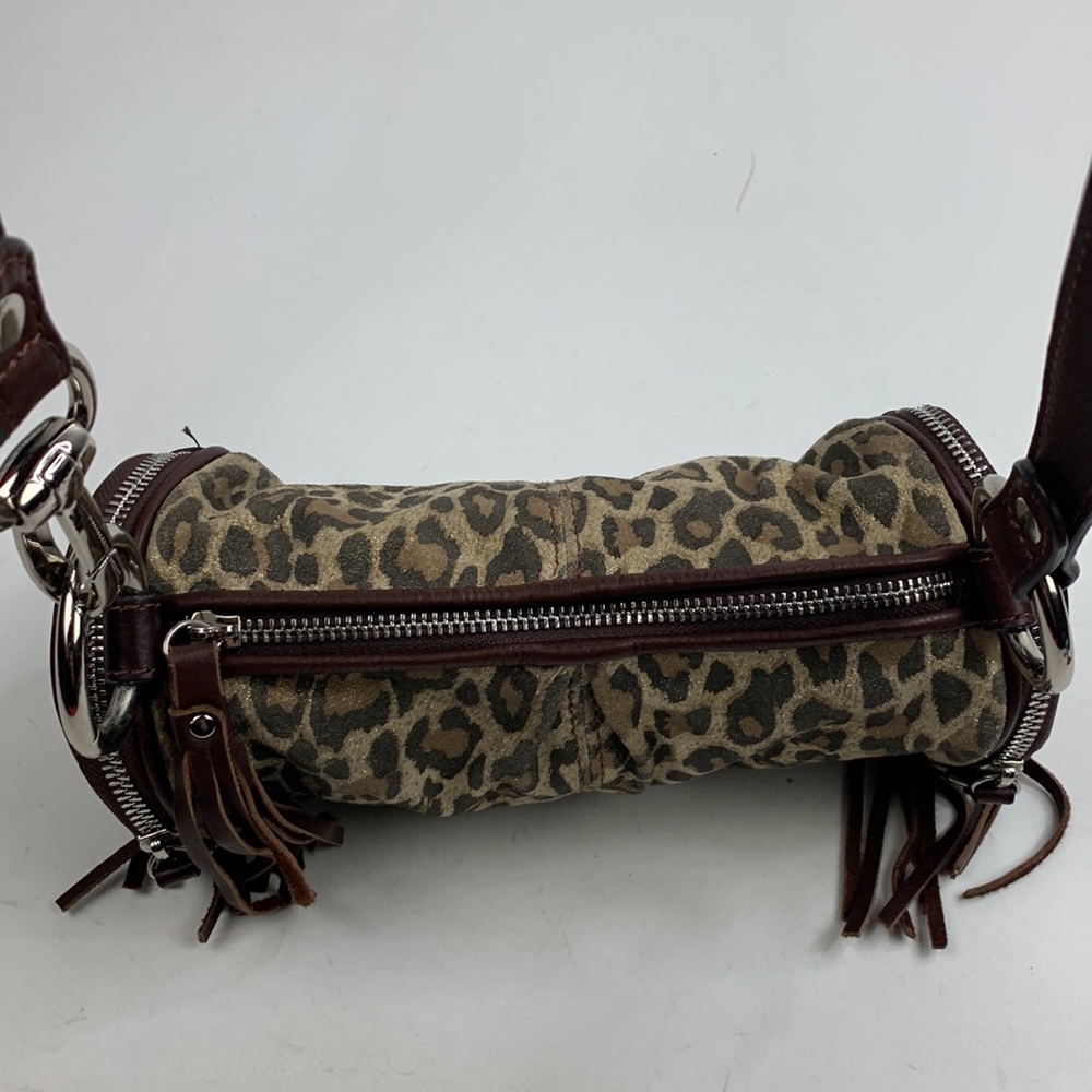 B Makowsky Leopard Print leather trim Fringe tassel Barrel bag Zip Crossbody - Picture 7 of 16